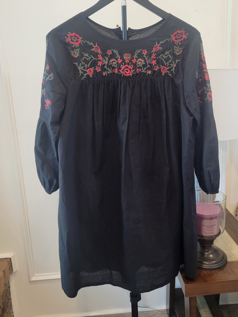 Black Long-Sleeve Embroidered Floral Shift Dress